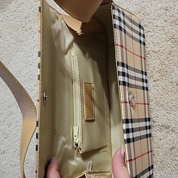 Burberry bag - Picture 4 of 7